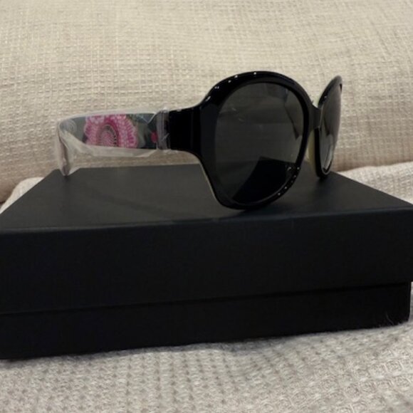 New-Unworn VERA BRADLEY 56mm Round Sunglasses -Floral - Picture 6 of 11